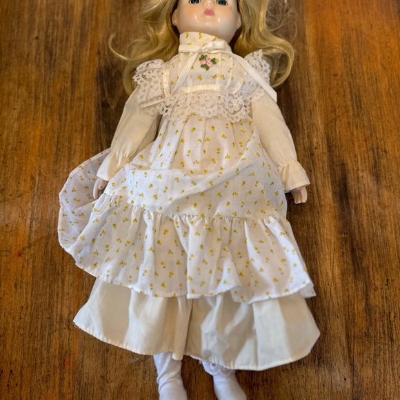 Memories Gone By | Accents | Vintage 6 Inch Heritage Blonde Hair